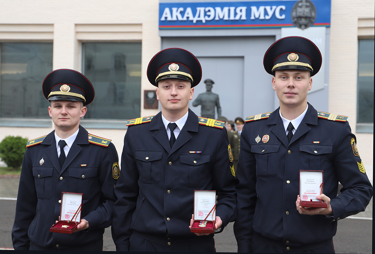 В центре внимания - академия